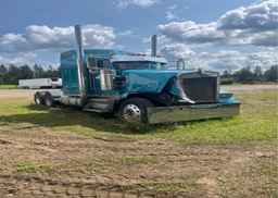 2005 KENWORTH CONSTRUCTION W900