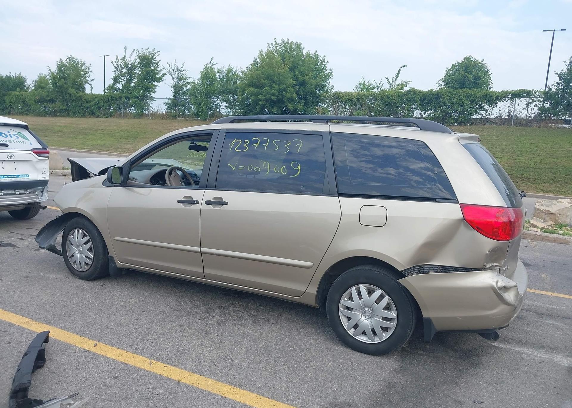 2007 TOYOTA SIENNA CE