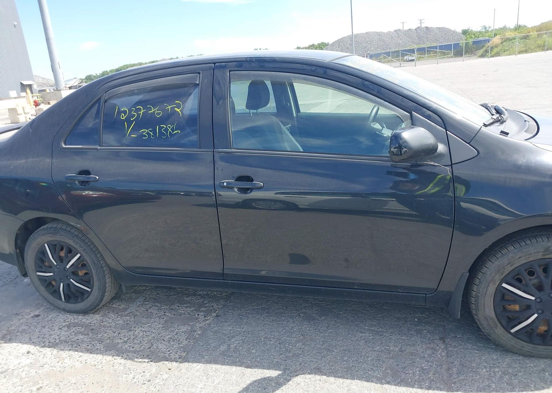2010 TOYOTA YARIS
