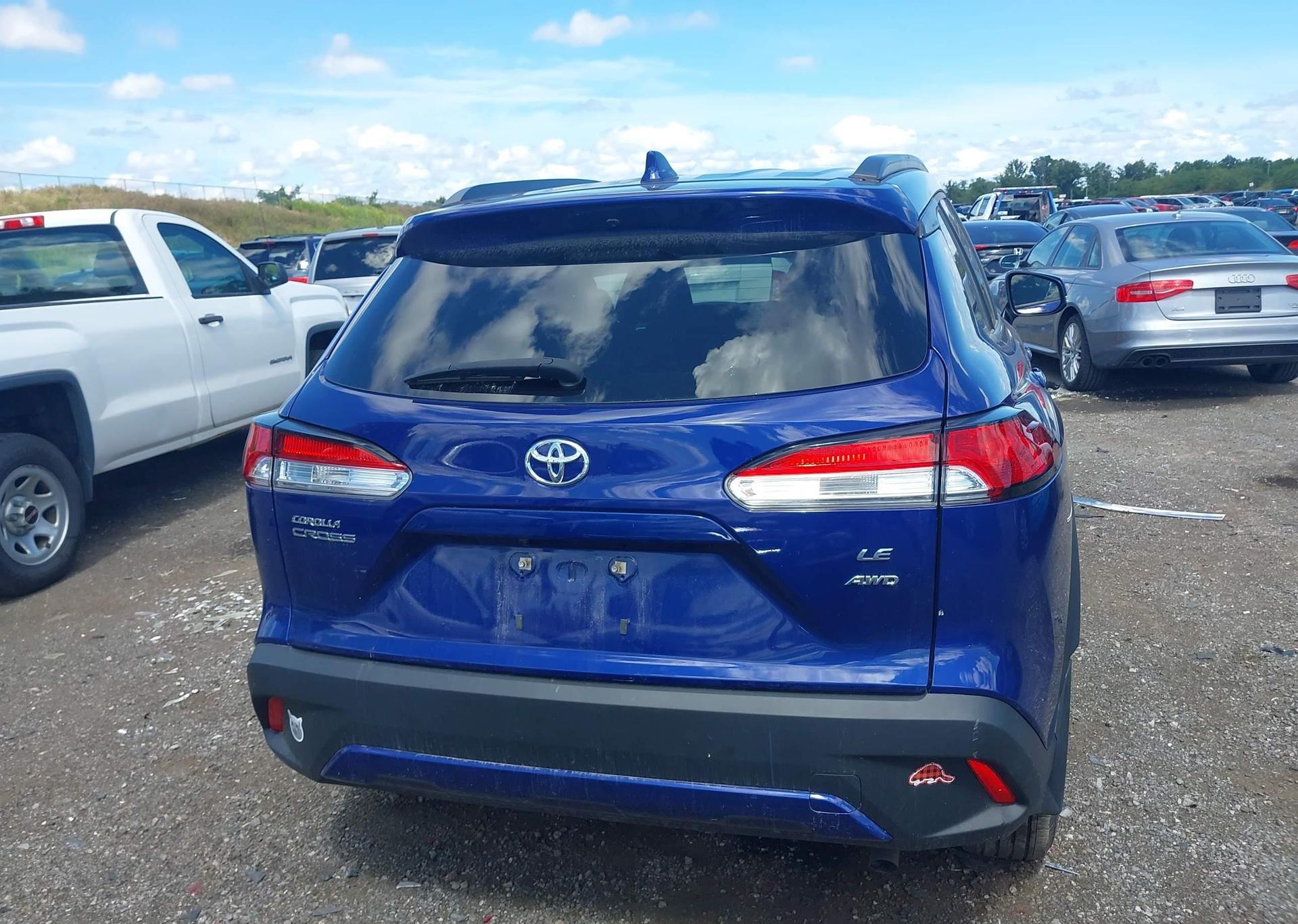2022 TOYOTA COROLLA CROSS LE