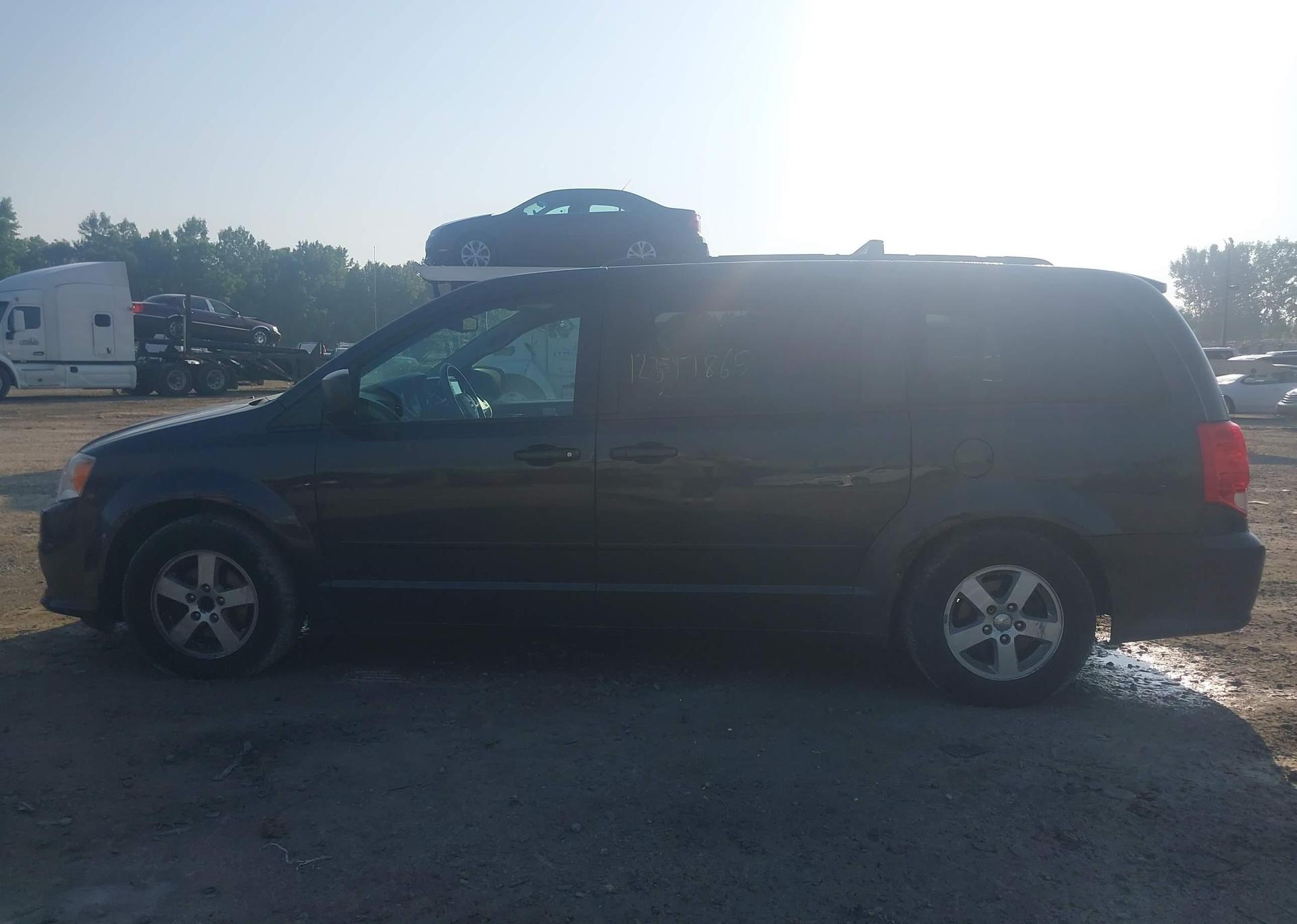 2011 DODGE GRAND CARAVAN SE