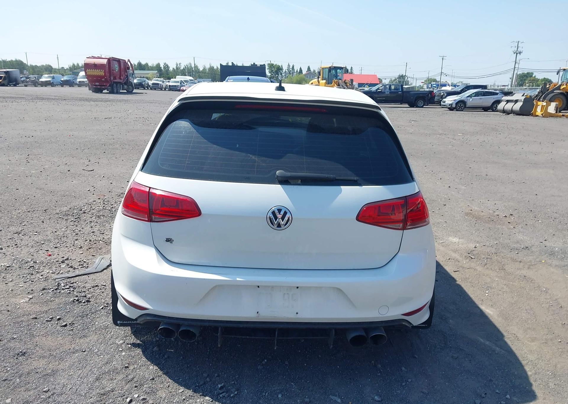 2016 VOLKSWAGEN GOLF R