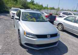 2013 VOLKSWAGEN JETTA SE