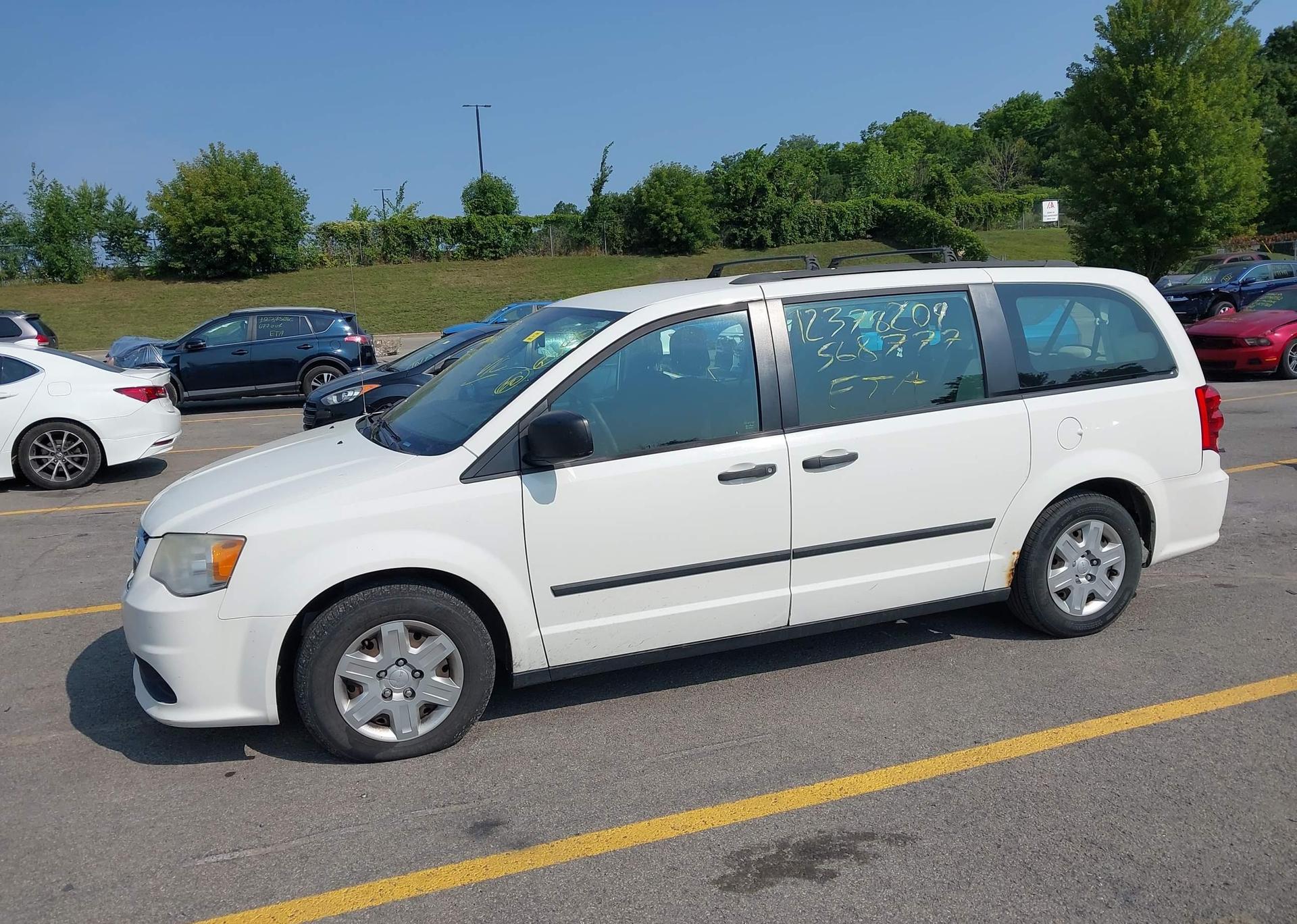 2013 DODGE GRAND CARAVAN SE