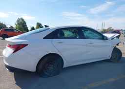 2022 HYUNDAI ELANTRA SEL