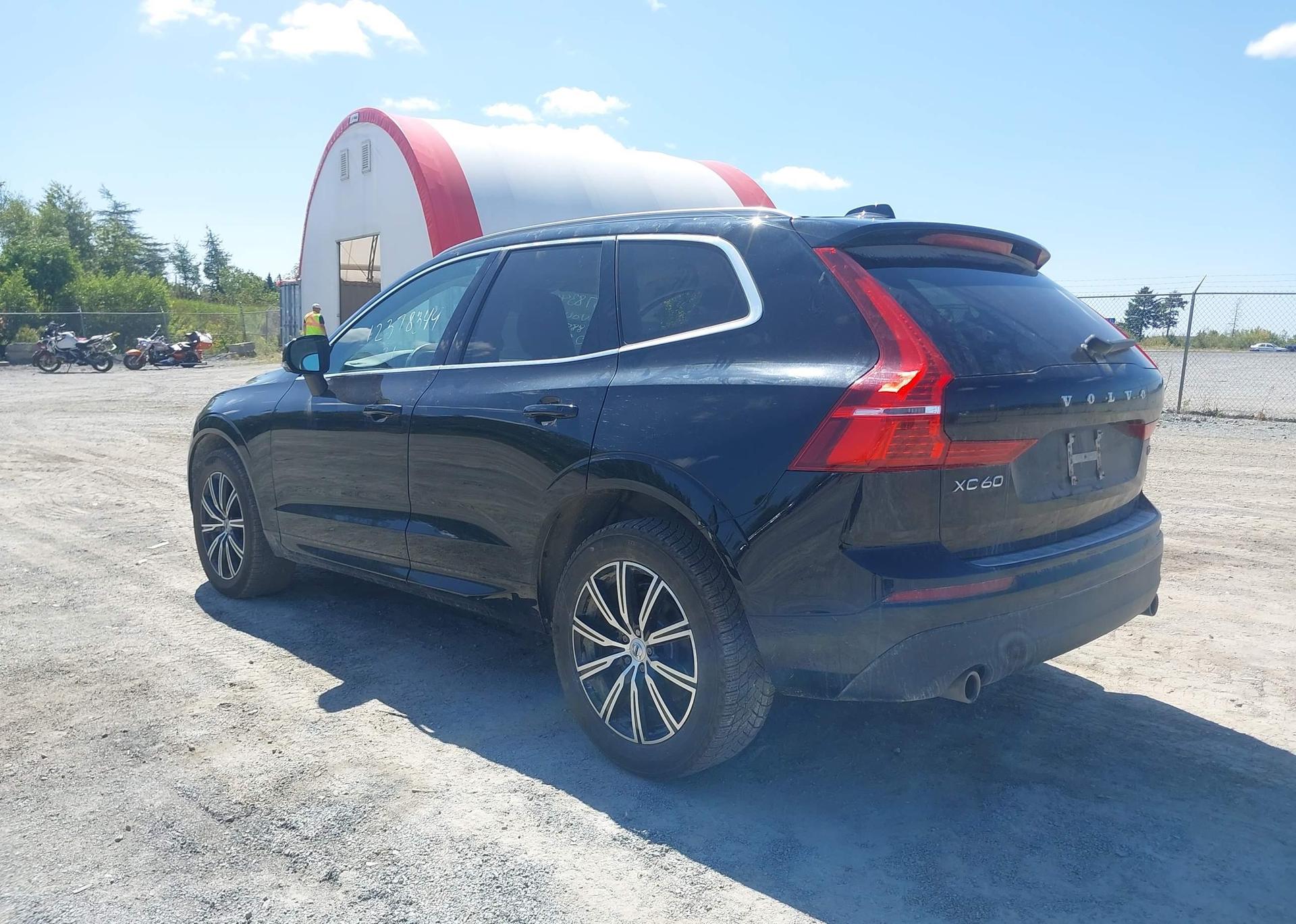 2021 VOLVO XC60 T6 MOMENTUM