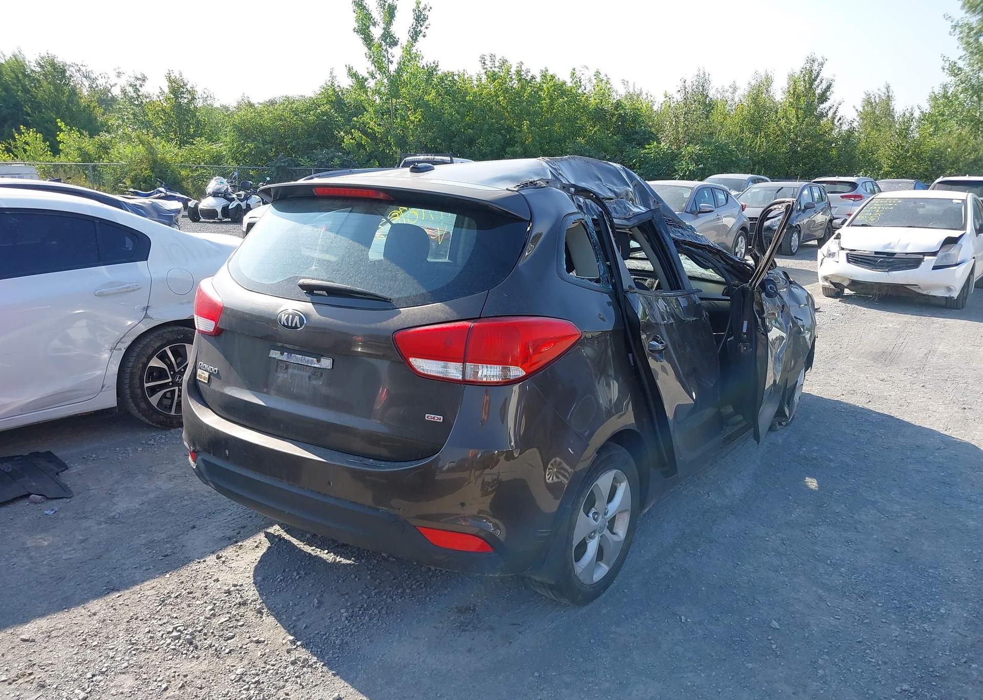 2014 KIA RONDO