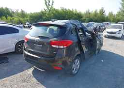 2014 KIA RONDO