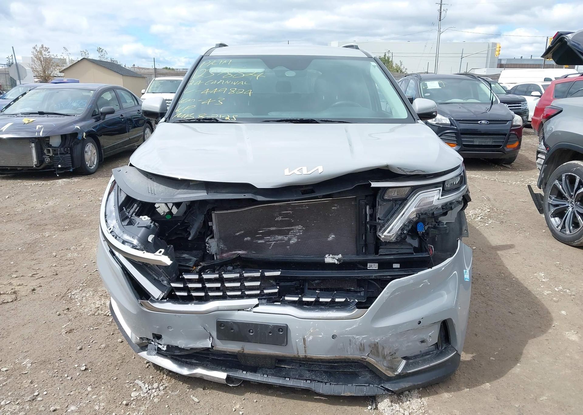 2024 KIA CARNIVAL EX