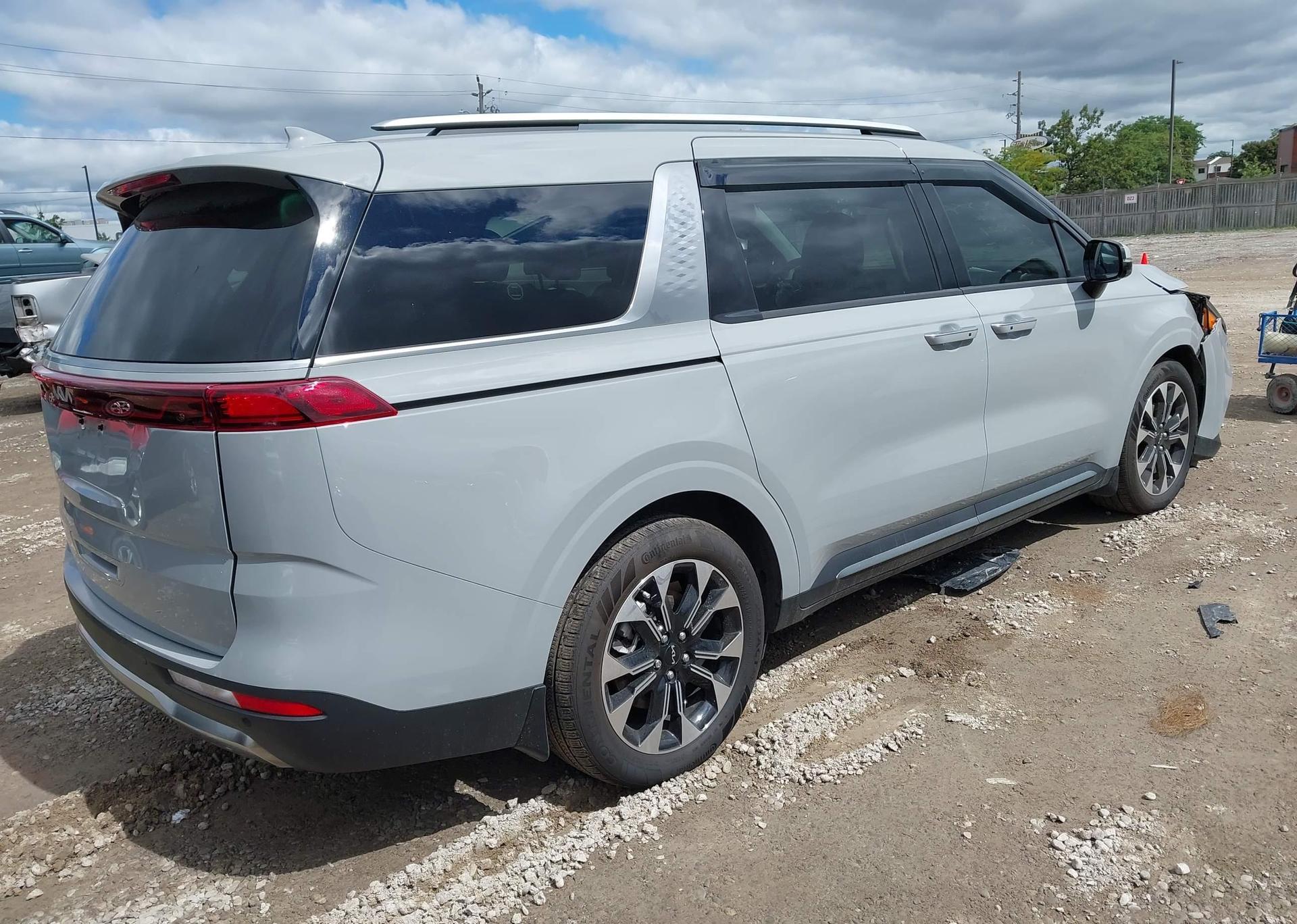 2024 KIA CARNIVAL EX