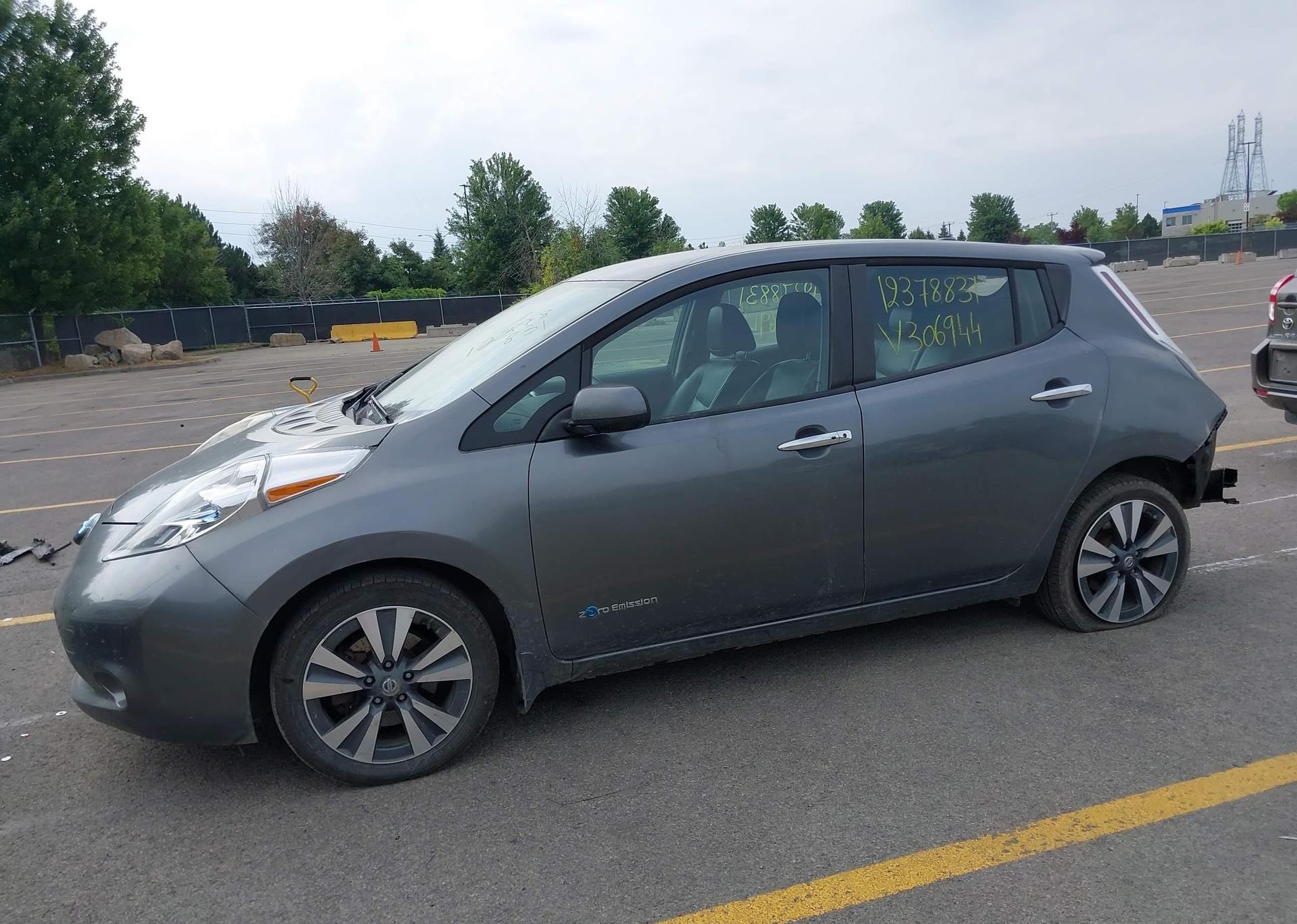 2016 NISSAN LEAF SV