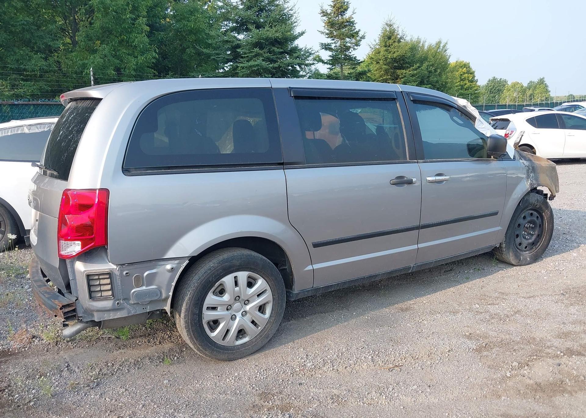 2016 DODGE GRAND CARAVAN SE