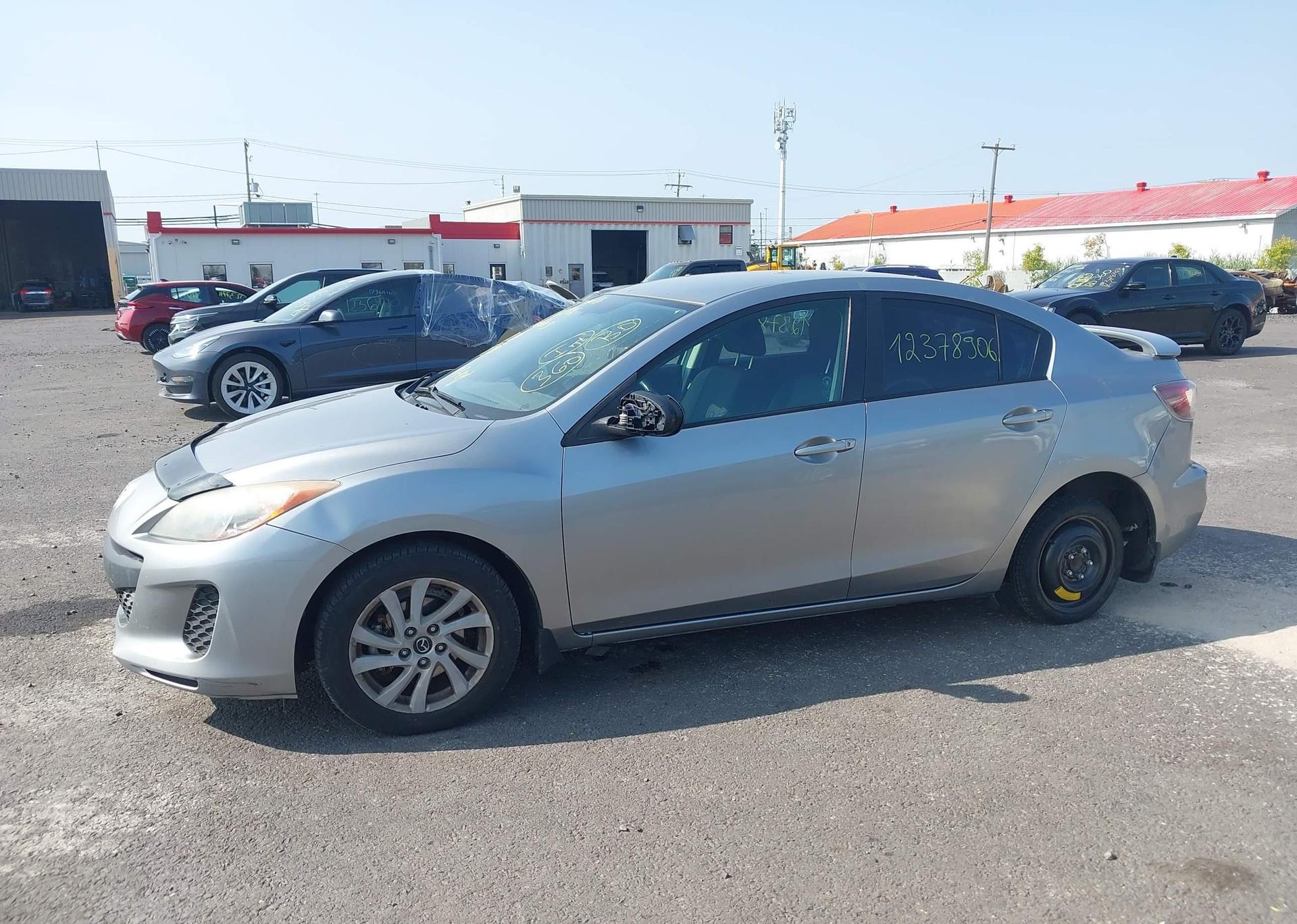 2013 MAZDA 3 I