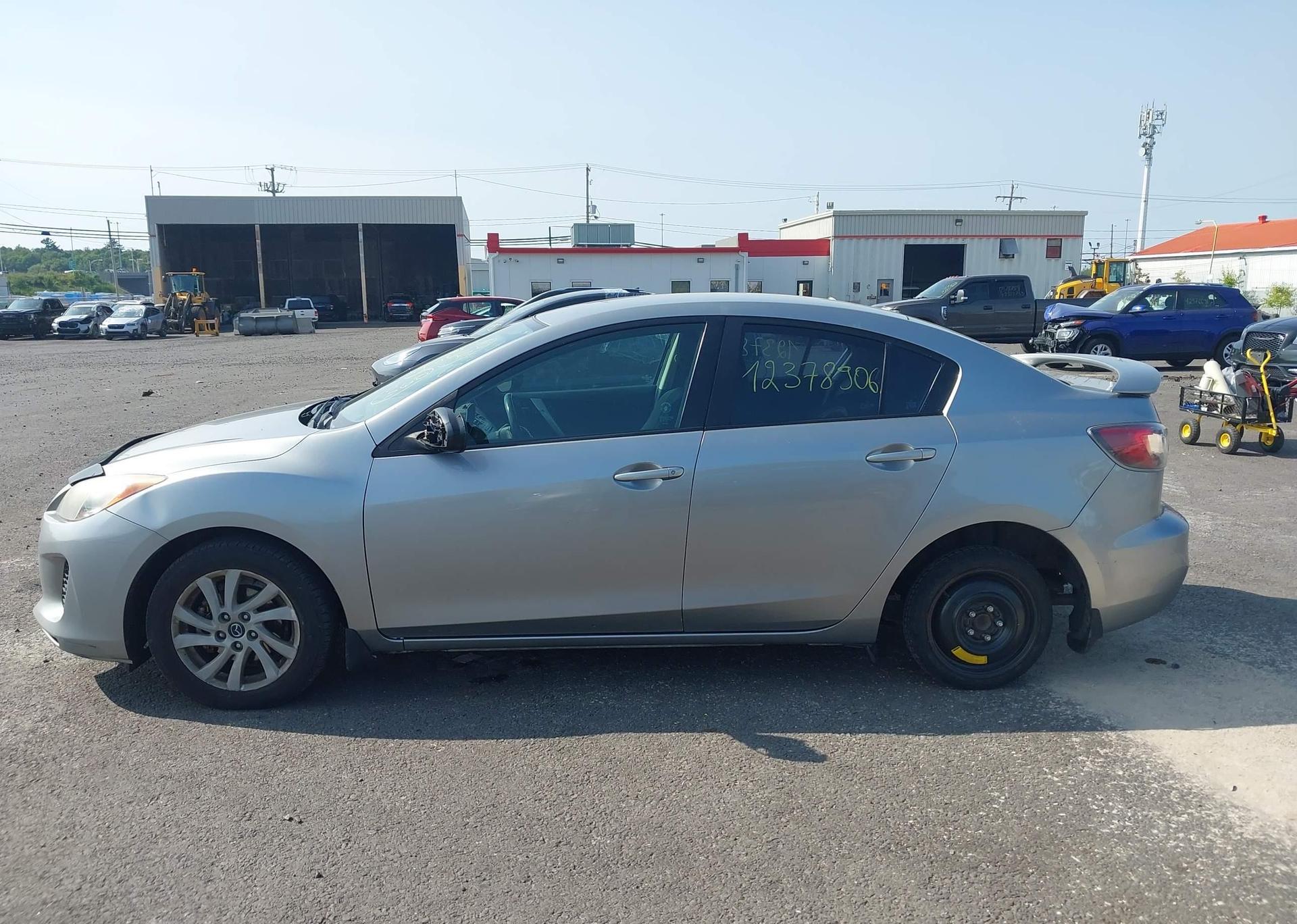 2013 MAZDA 3 I