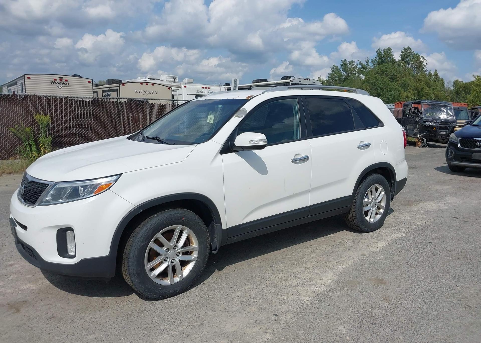 2015 KIA SORENTO LX