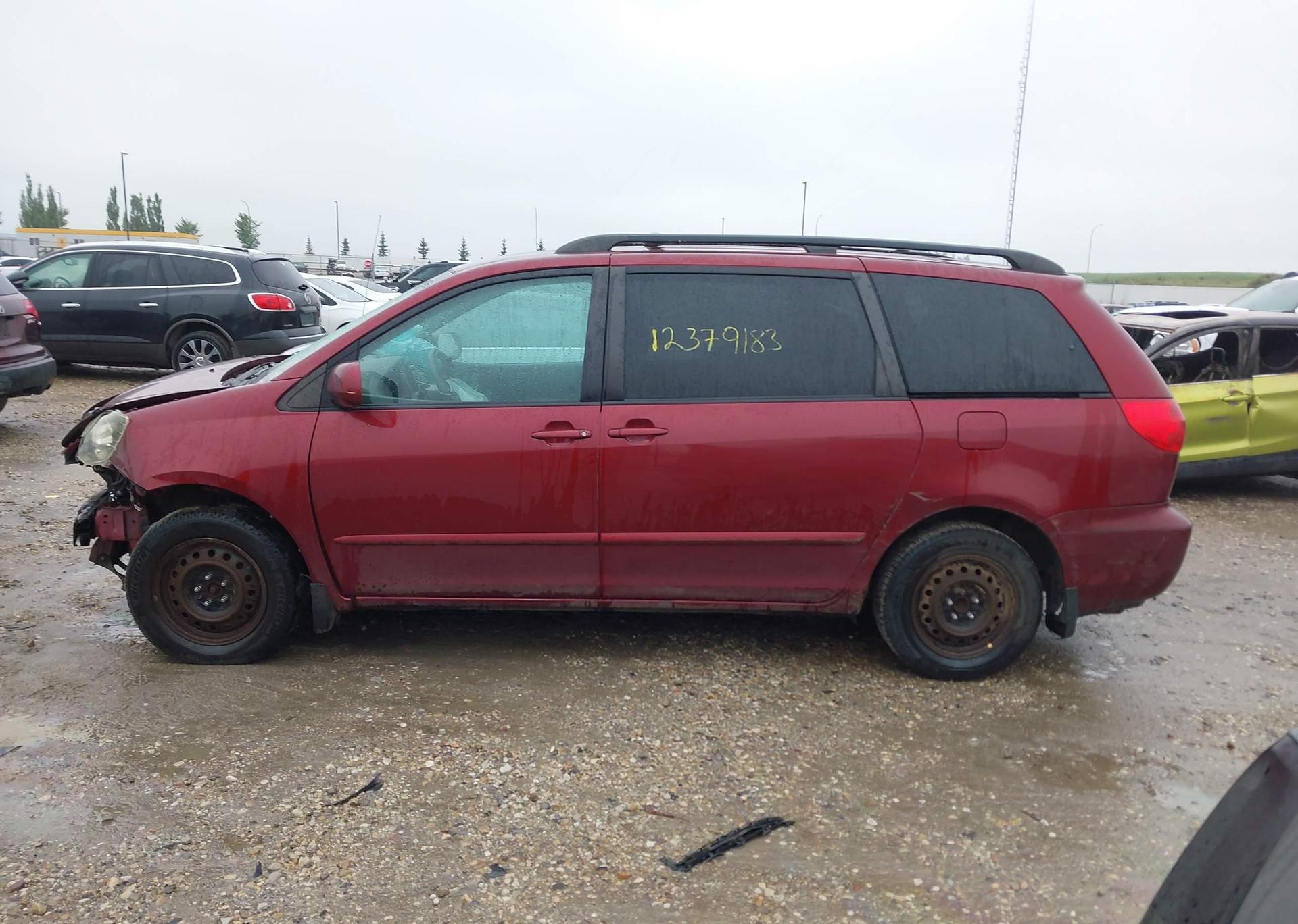 2006 TOYOTA SIENNA CE