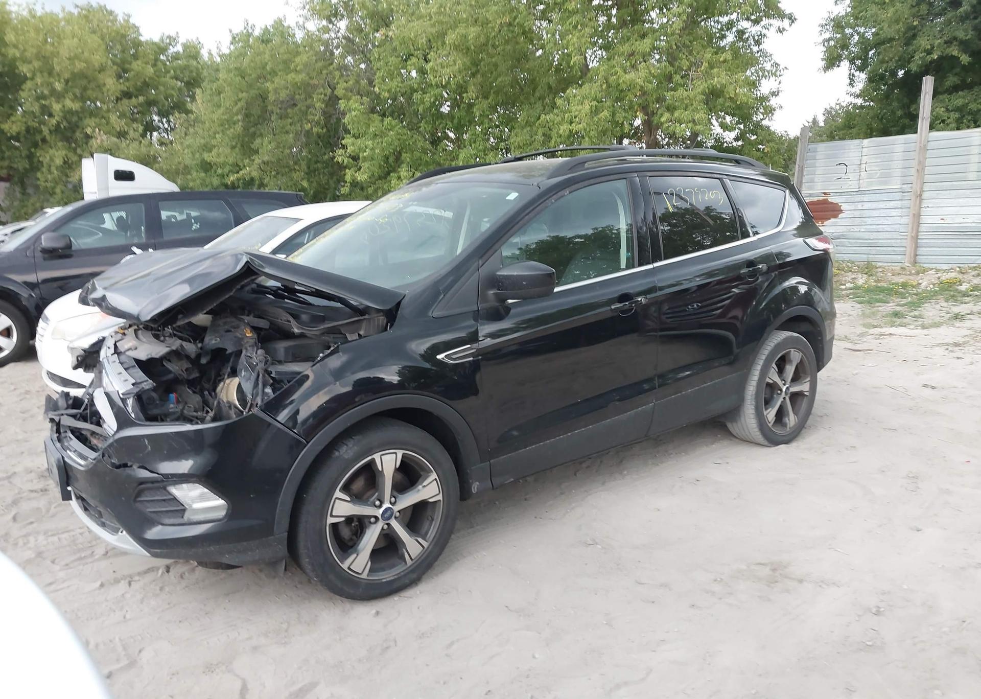2017 FORD ESCAPE SE
