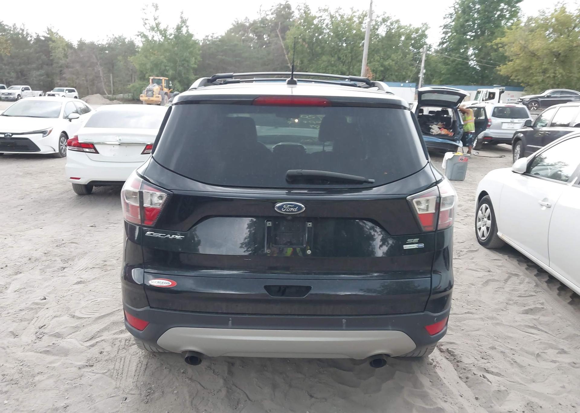 2017 FORD ESCAPE SE