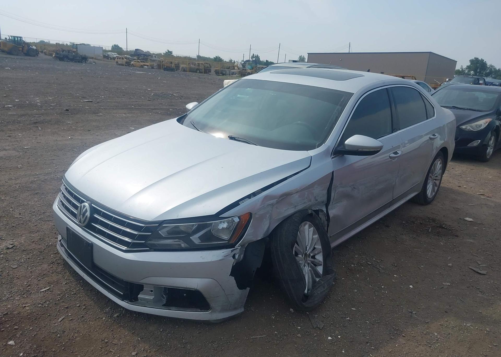2016 VOLKSWAGEN PASSAT SE