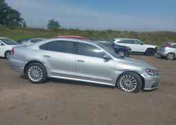 2016 VOLKSWAGEN PASSAT SE