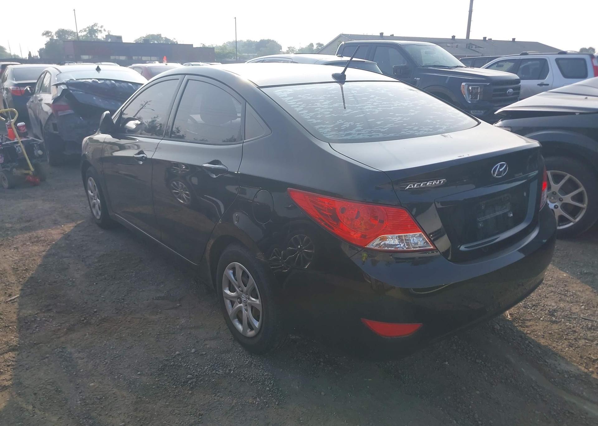 2012 HYUNDAI ACCENT GLS