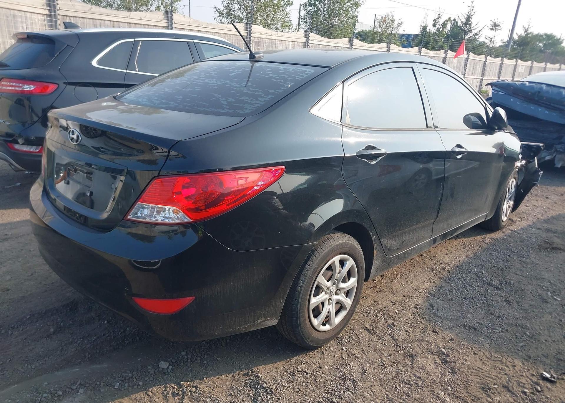 2012 HYUNDAI ACCENT GLS