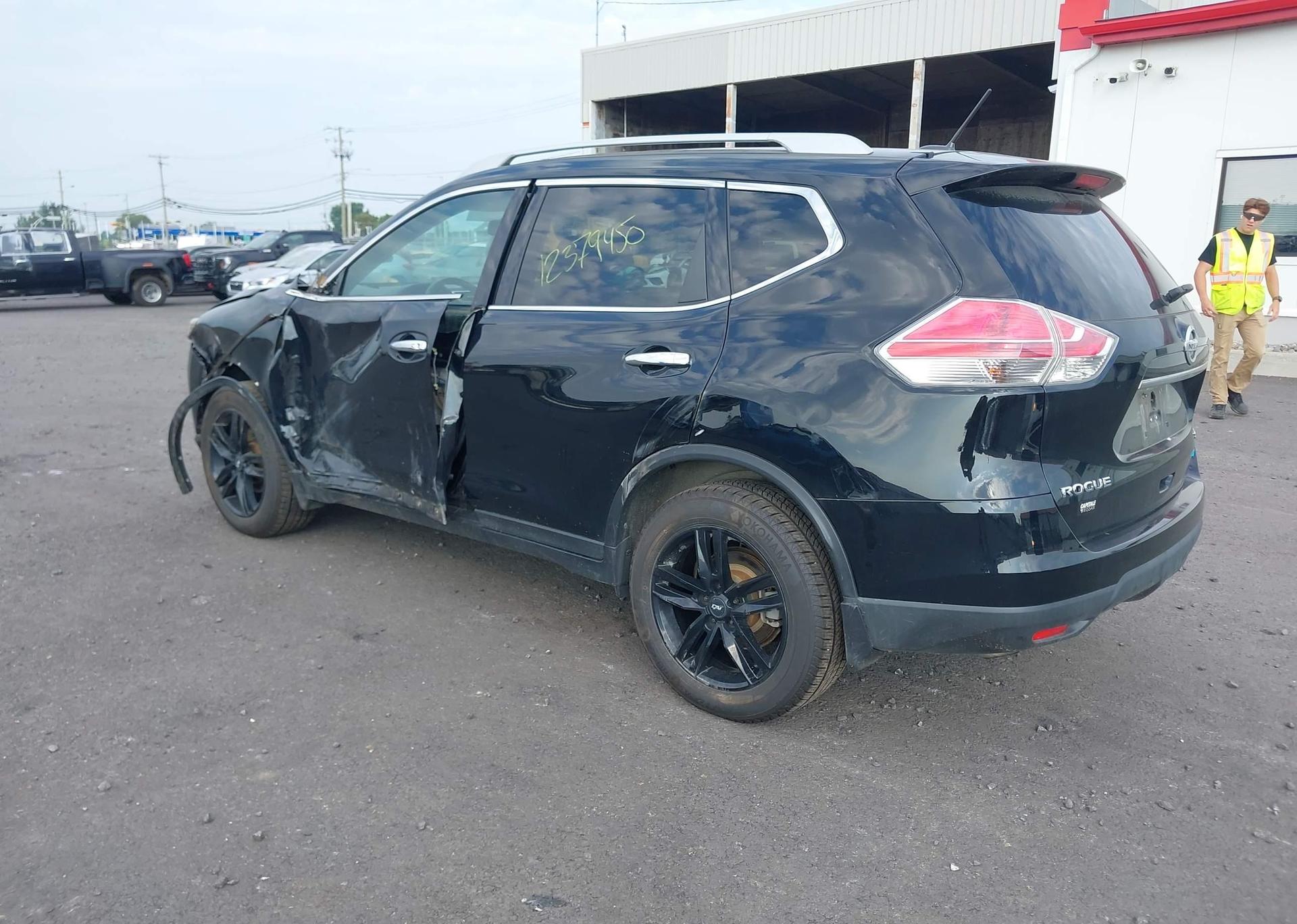 2015 NISSAN ROGUE S