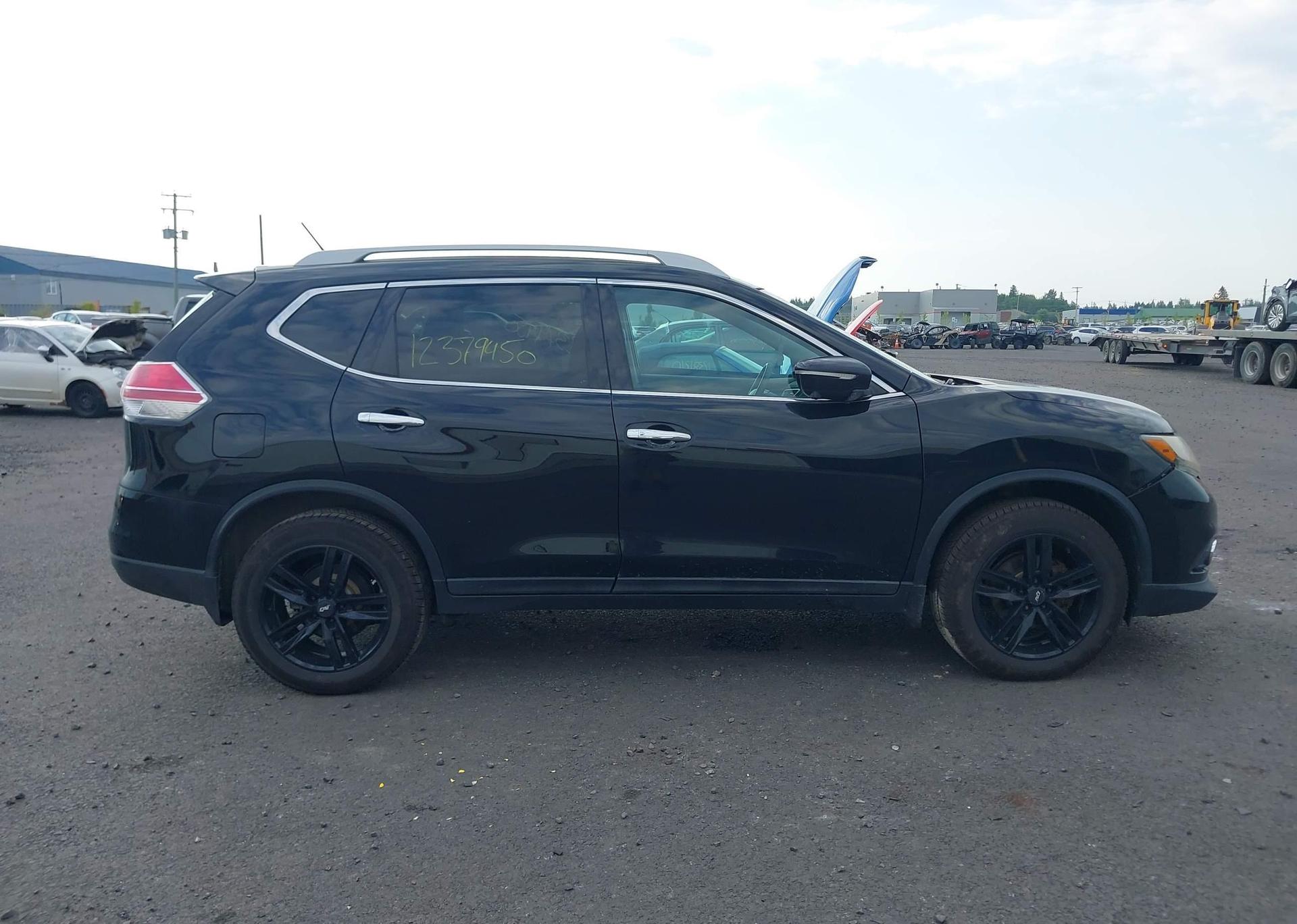 2015 NISSAN ROGUE S
