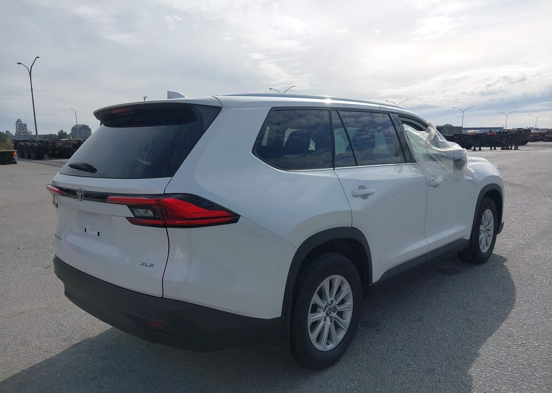 2024 TOYOTA GRAND HIGHLANDER XLE