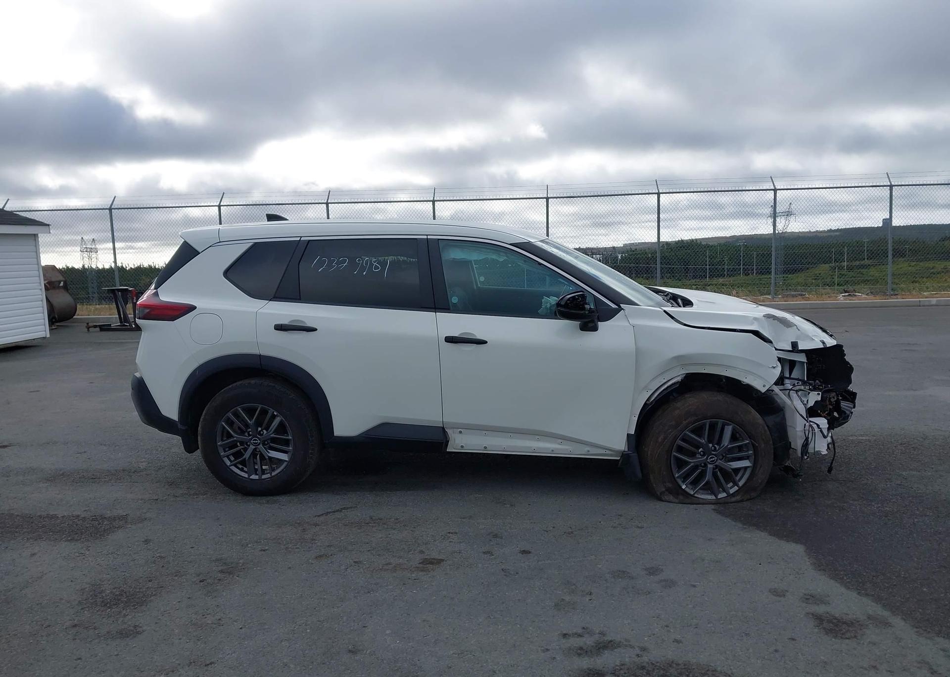 2022 NISSAN ROGUE S