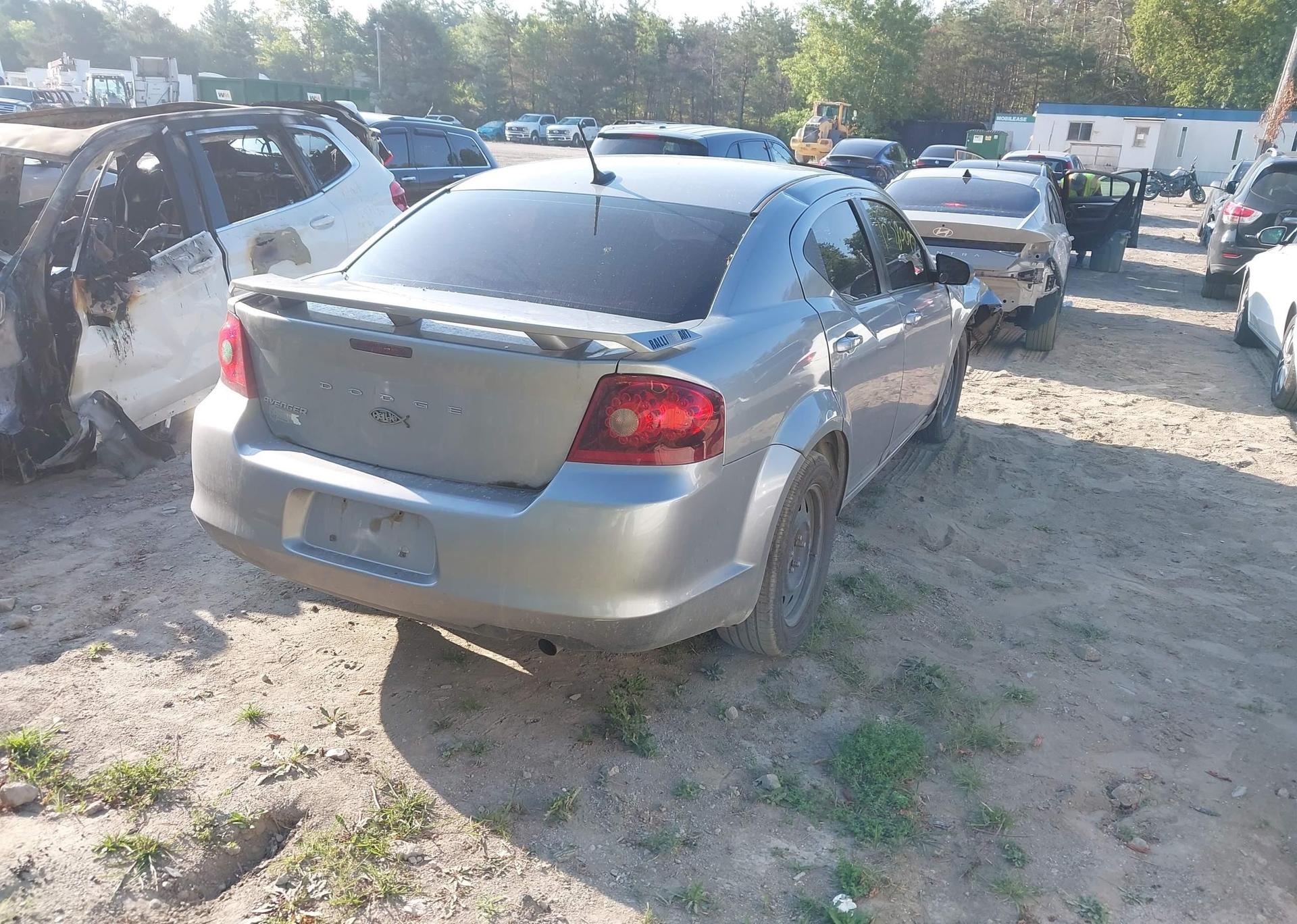 2013 DODGE AVENGER SE