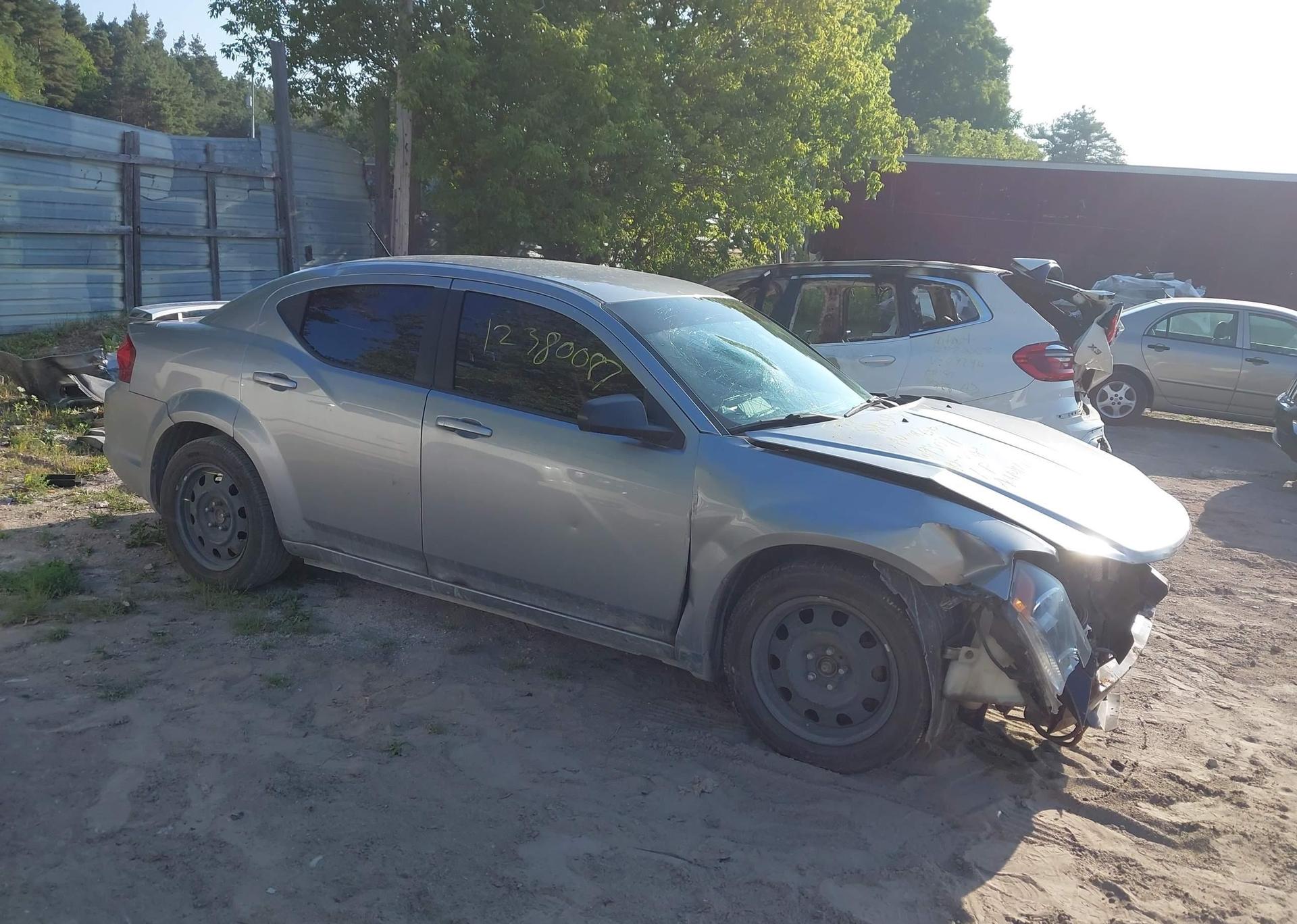 2013 DODGE AVENGER SE