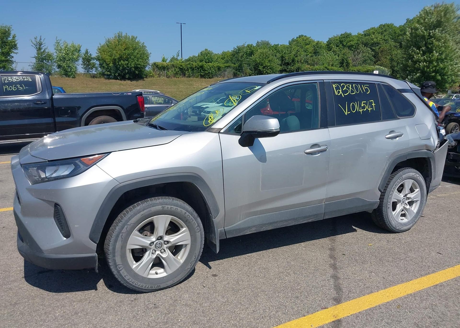 2019 TOYOTA RAV4 LE