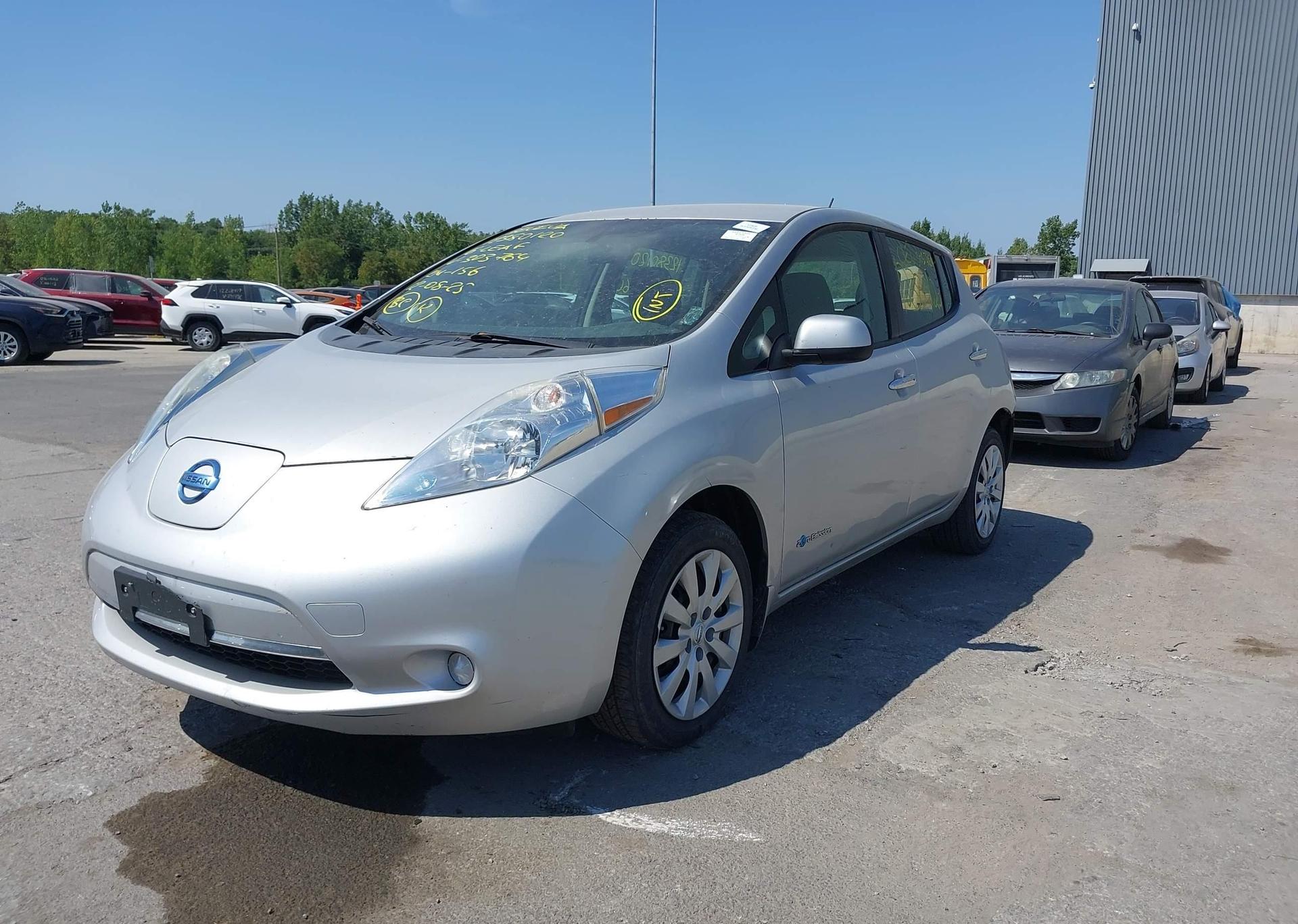2016 NISSAN LEAF S