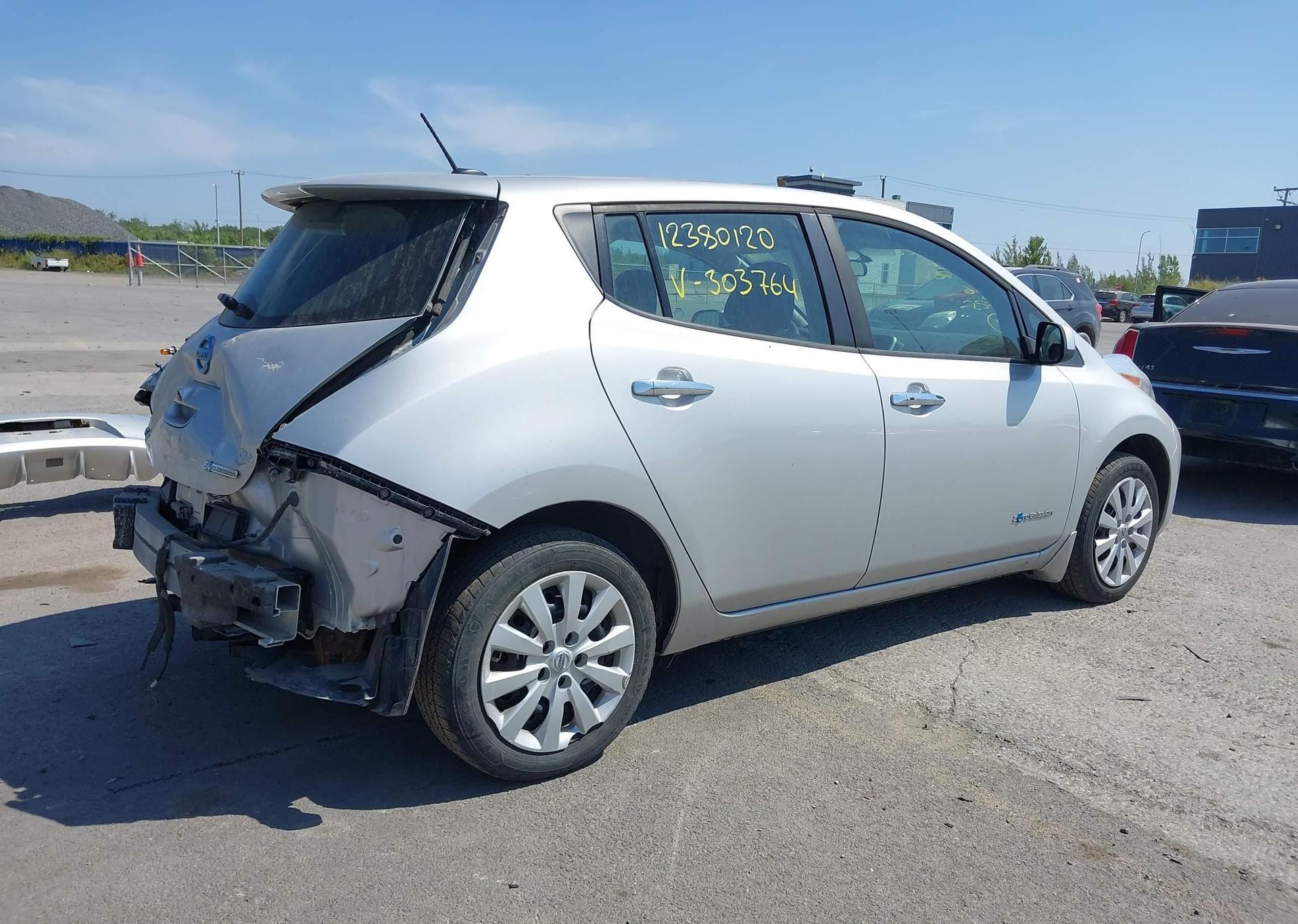 2016 NISSAN LEAF S