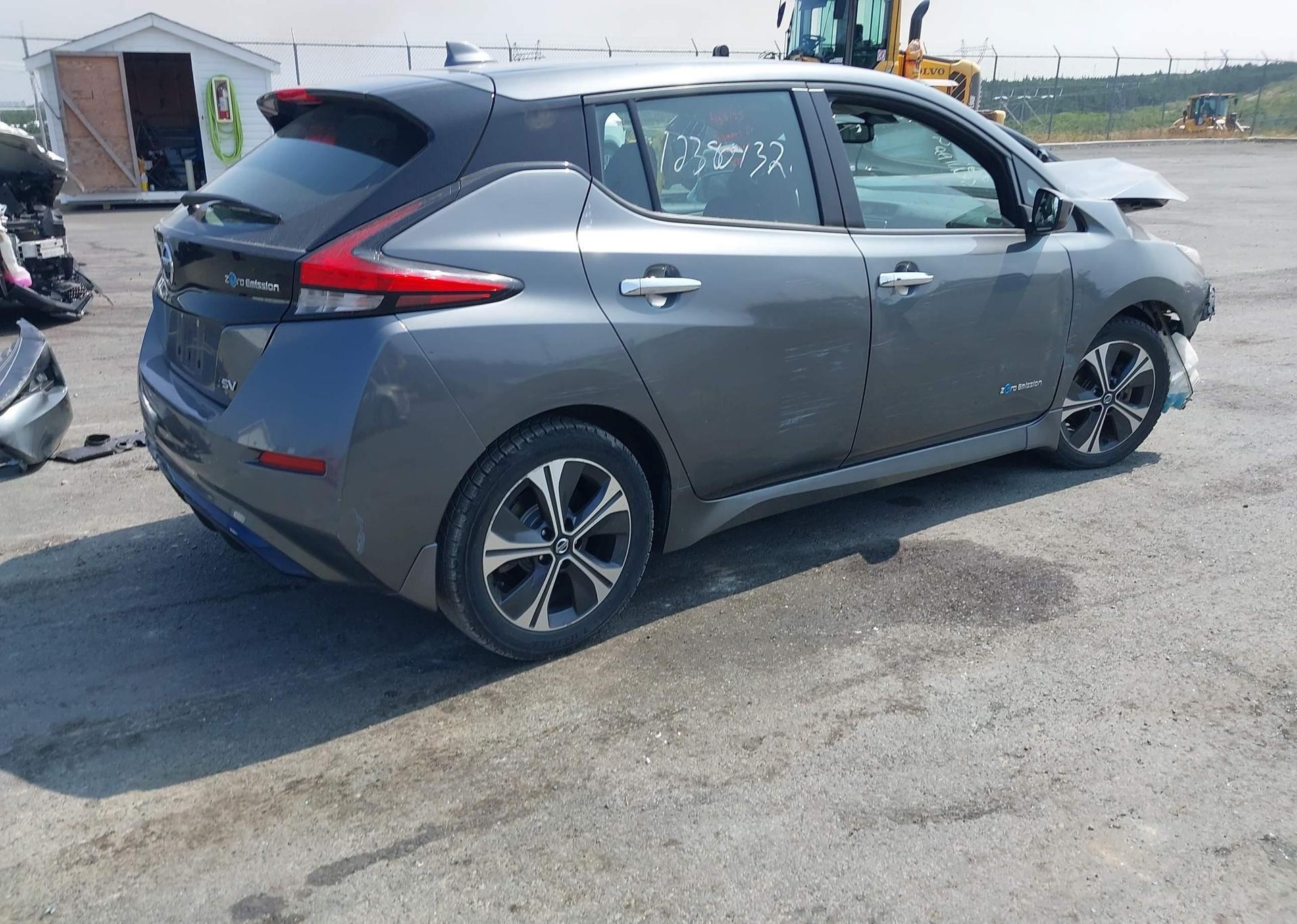 2018 NISSAN LEAF S