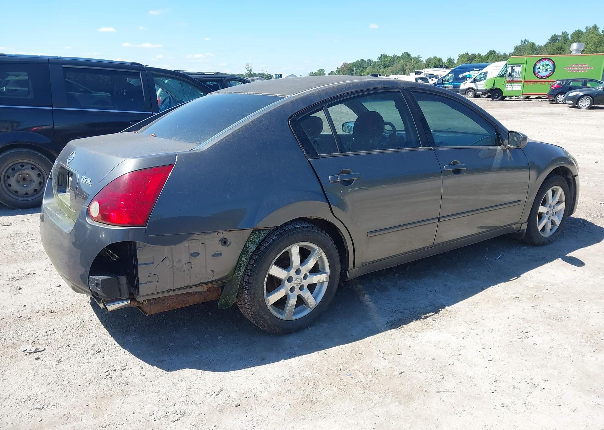 2004 NISSAN MAXIMA SE