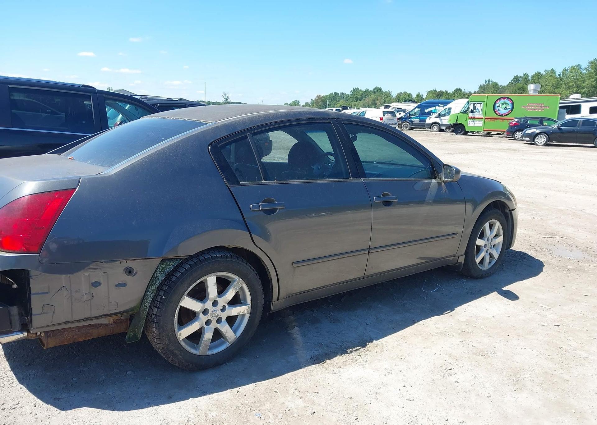 2004 NISSAN MAXIMA SE