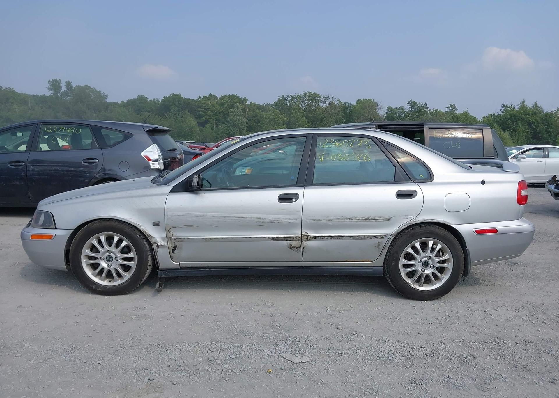 2004 VOLVO S40 A