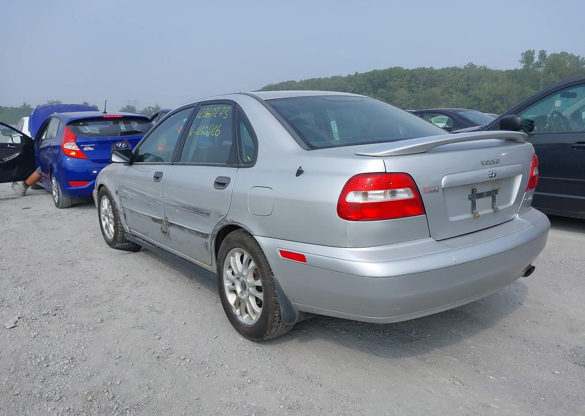 2004 VOLVO S40 A