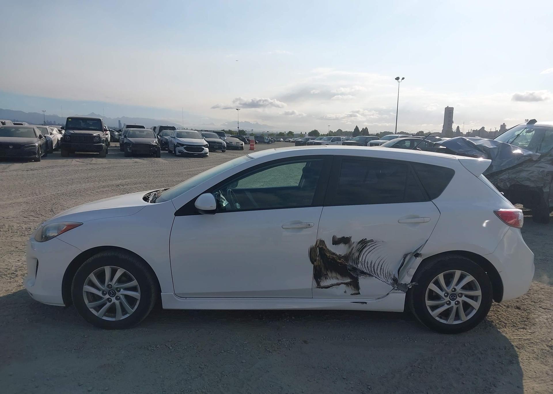 2013 MAZDA 3 I