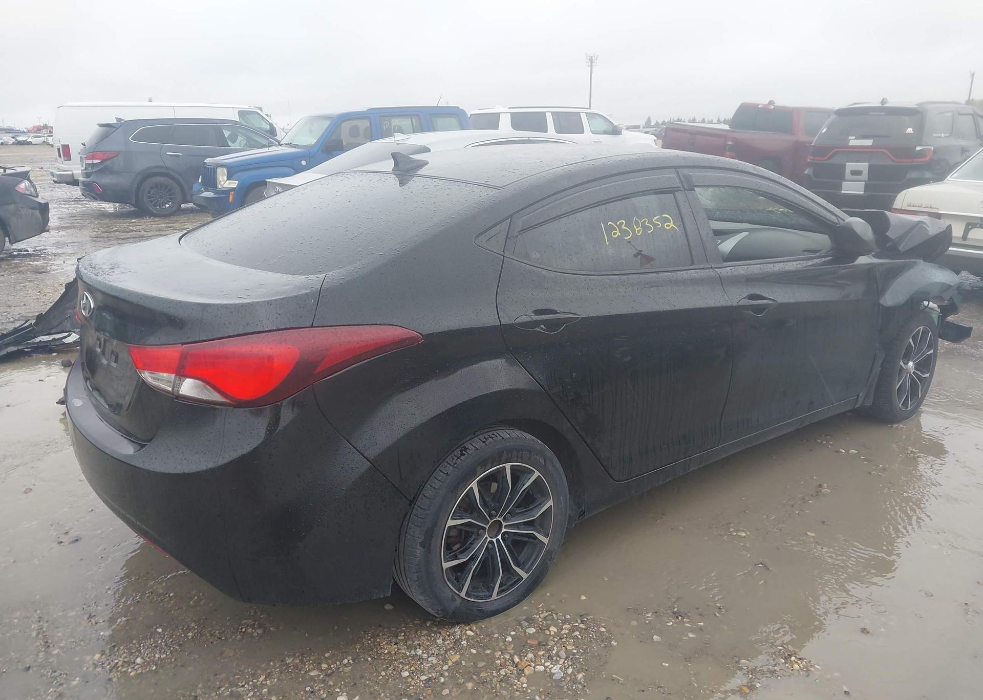 2013 HYUNDAI ELANTRA GL