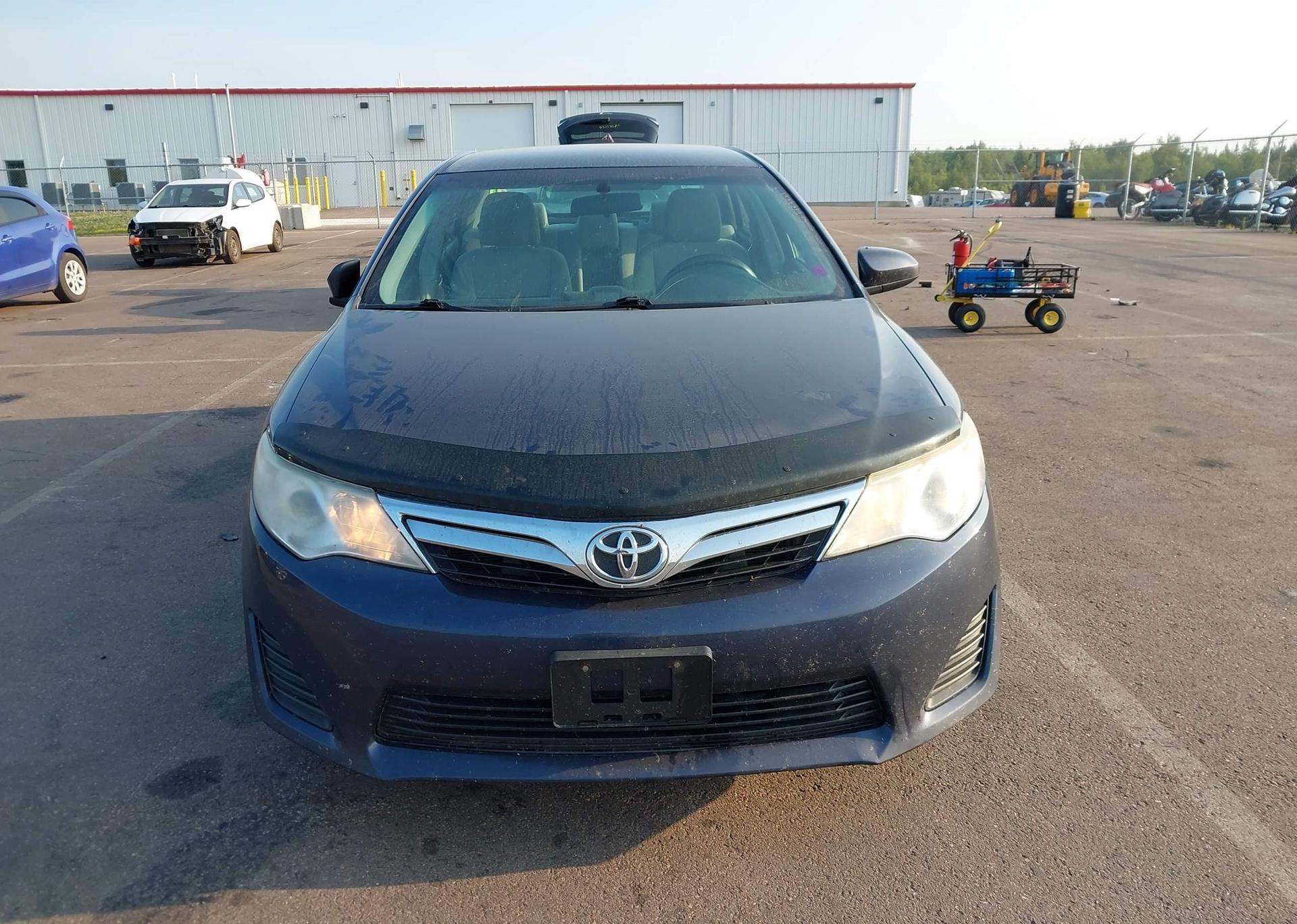 2014 TOYOTA CAMRY LE