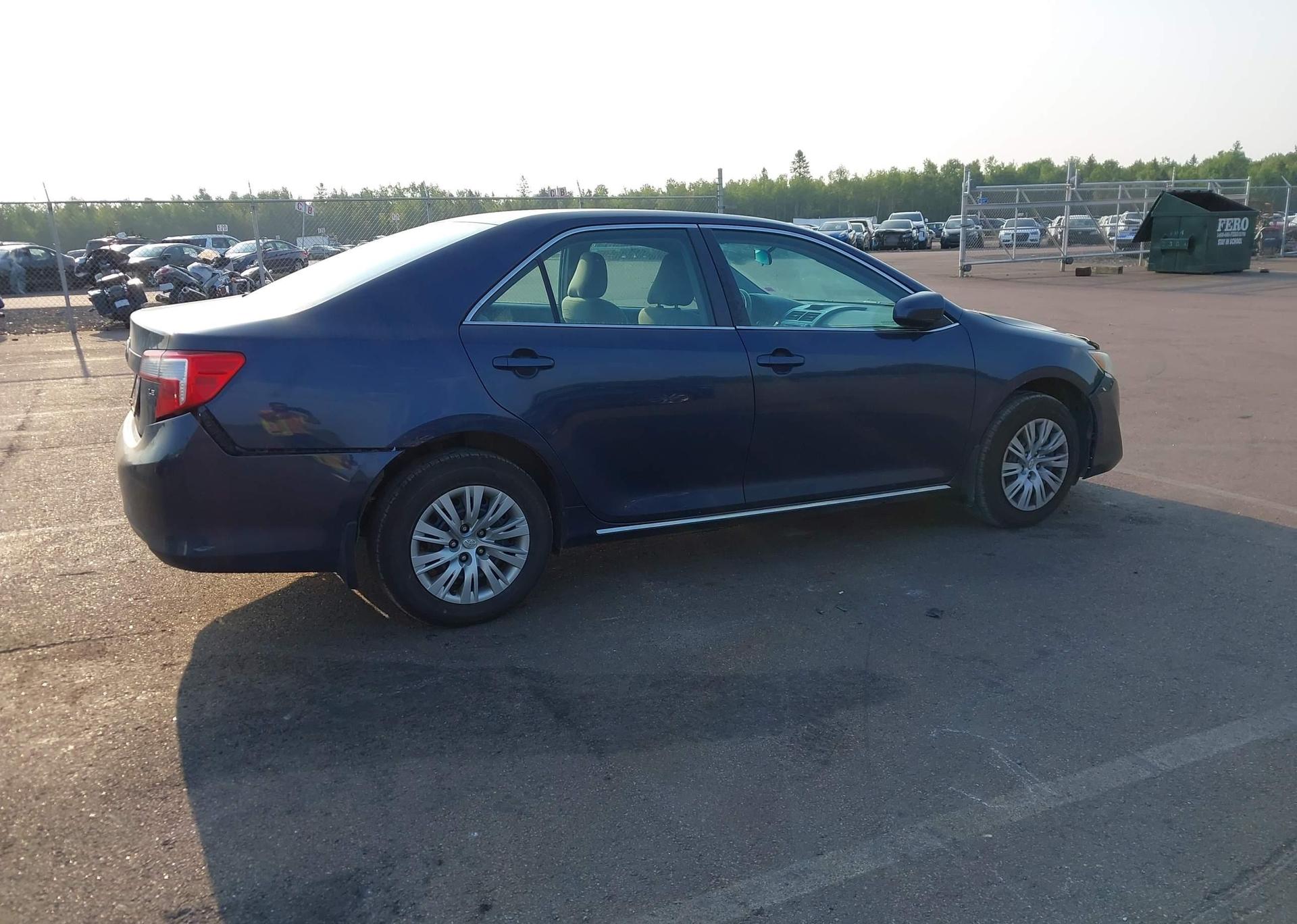 2014 TOYOTA CAMRY LE