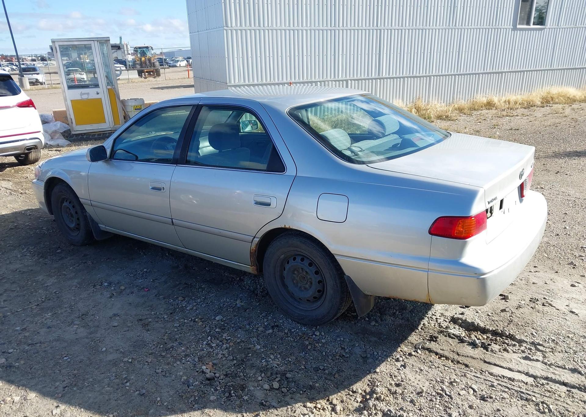 2000 TOYOTA CAMRY CE