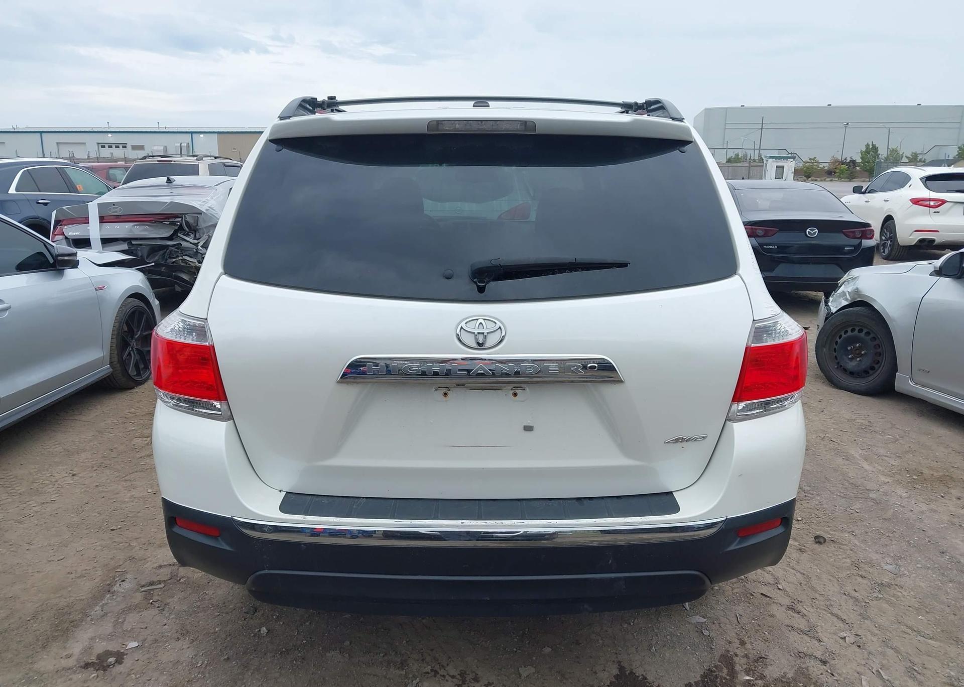 2013 TOYOTA HIGHLANDER PLUS