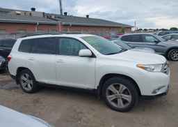 2013 TOYOTA HIGHLANDER PLUS