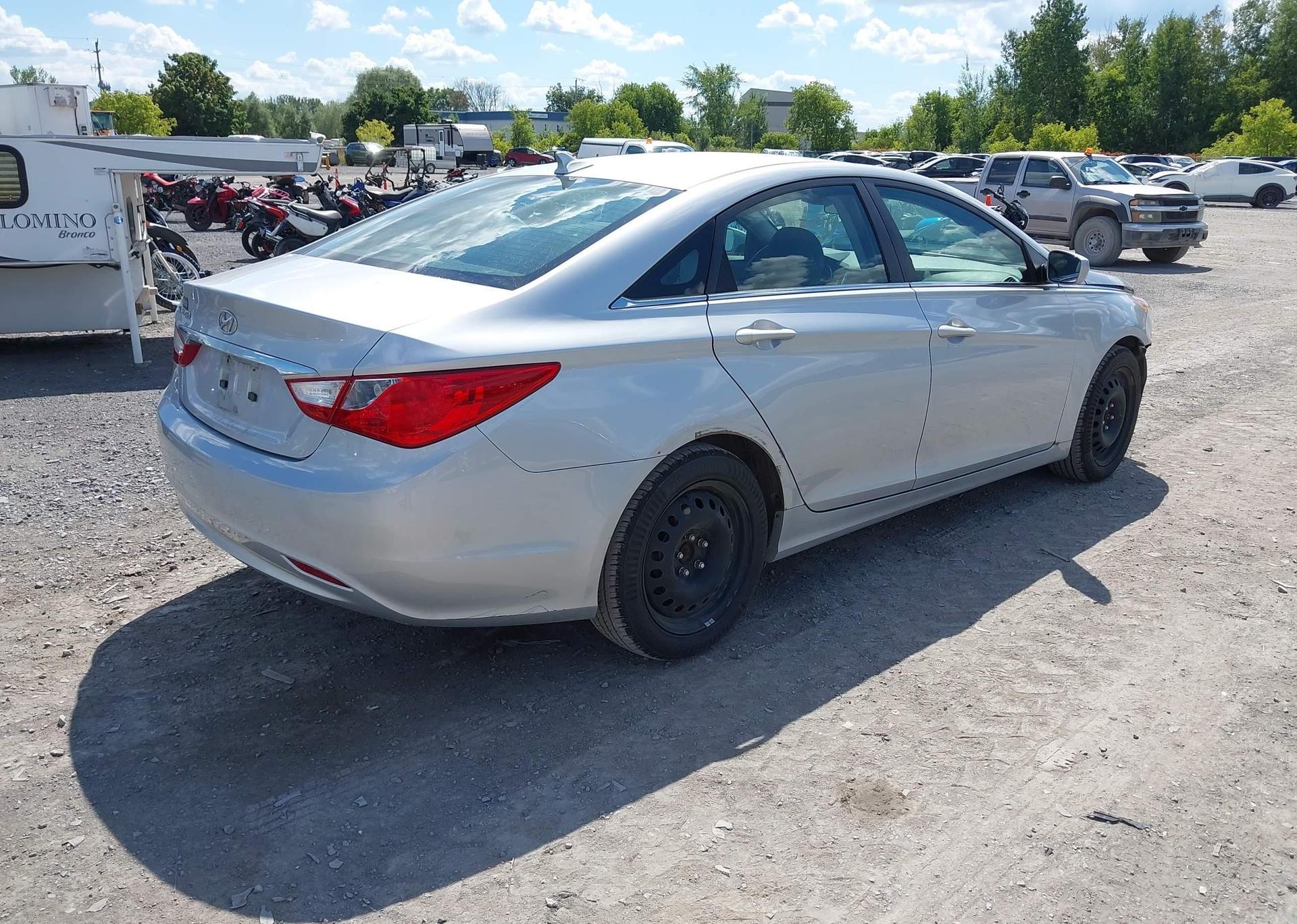 2012 HYUNDAI SONATA GLS