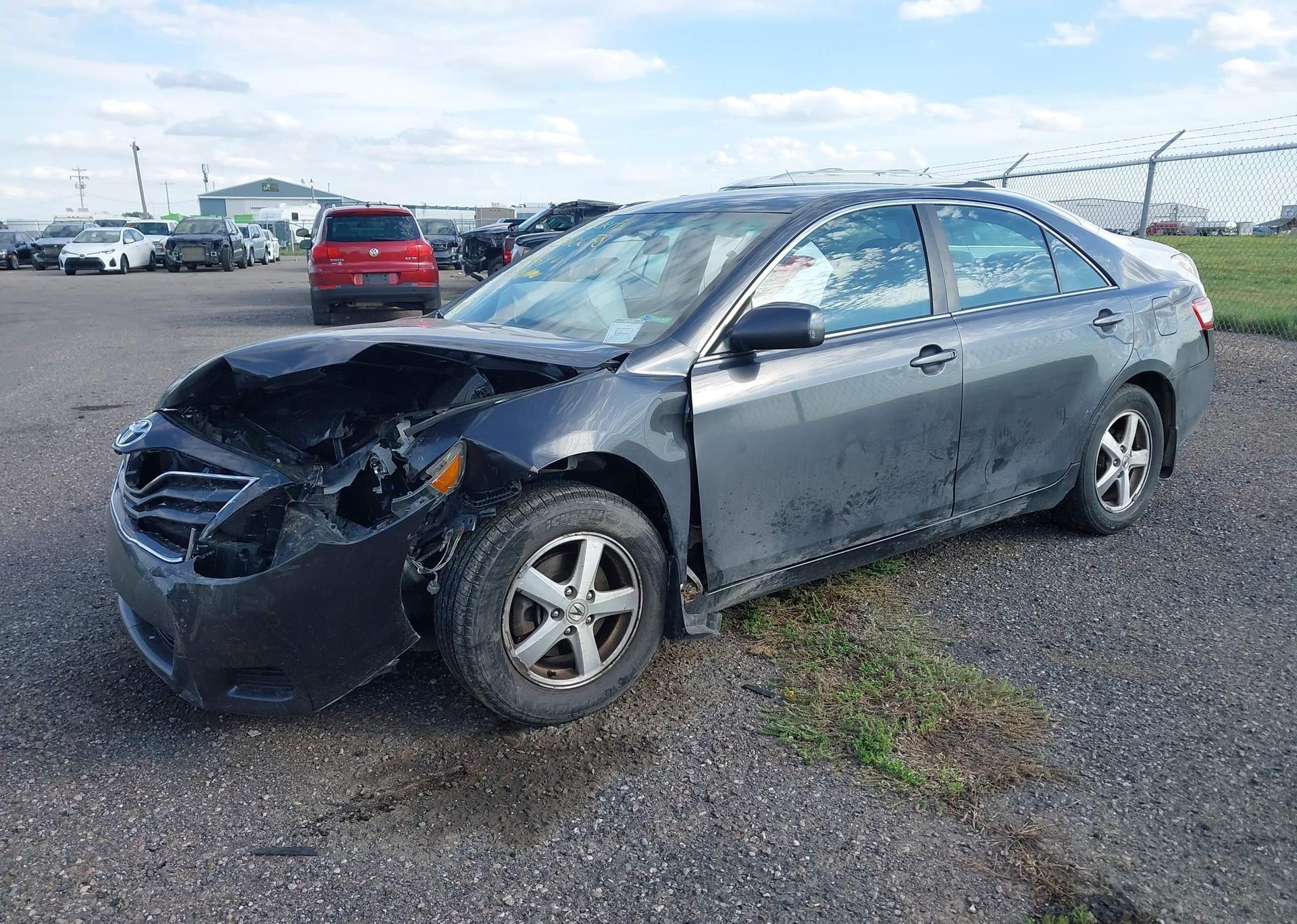 2011 TOYOTA CAMRY LE