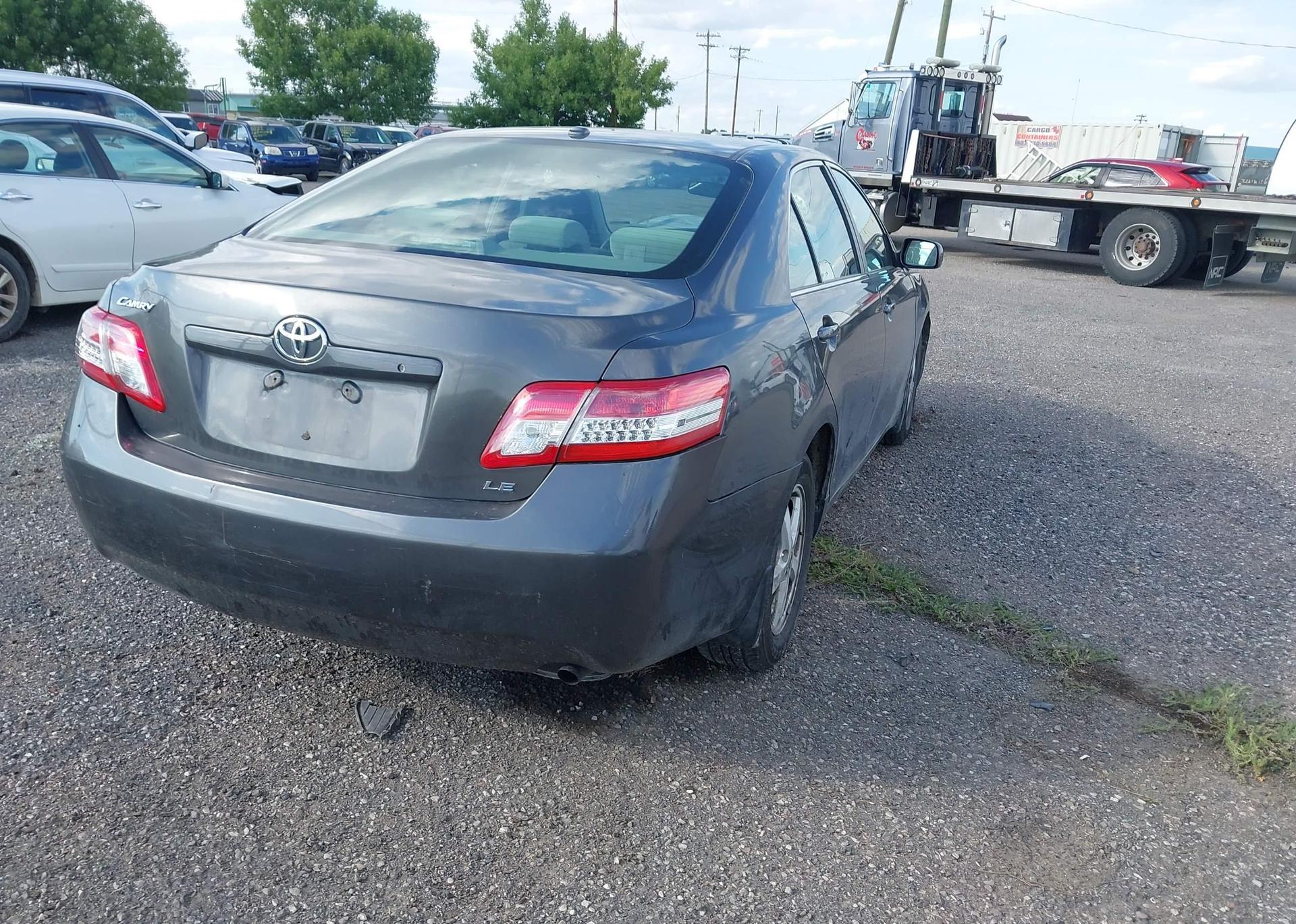 2011 TOYOTA CAMRY LE